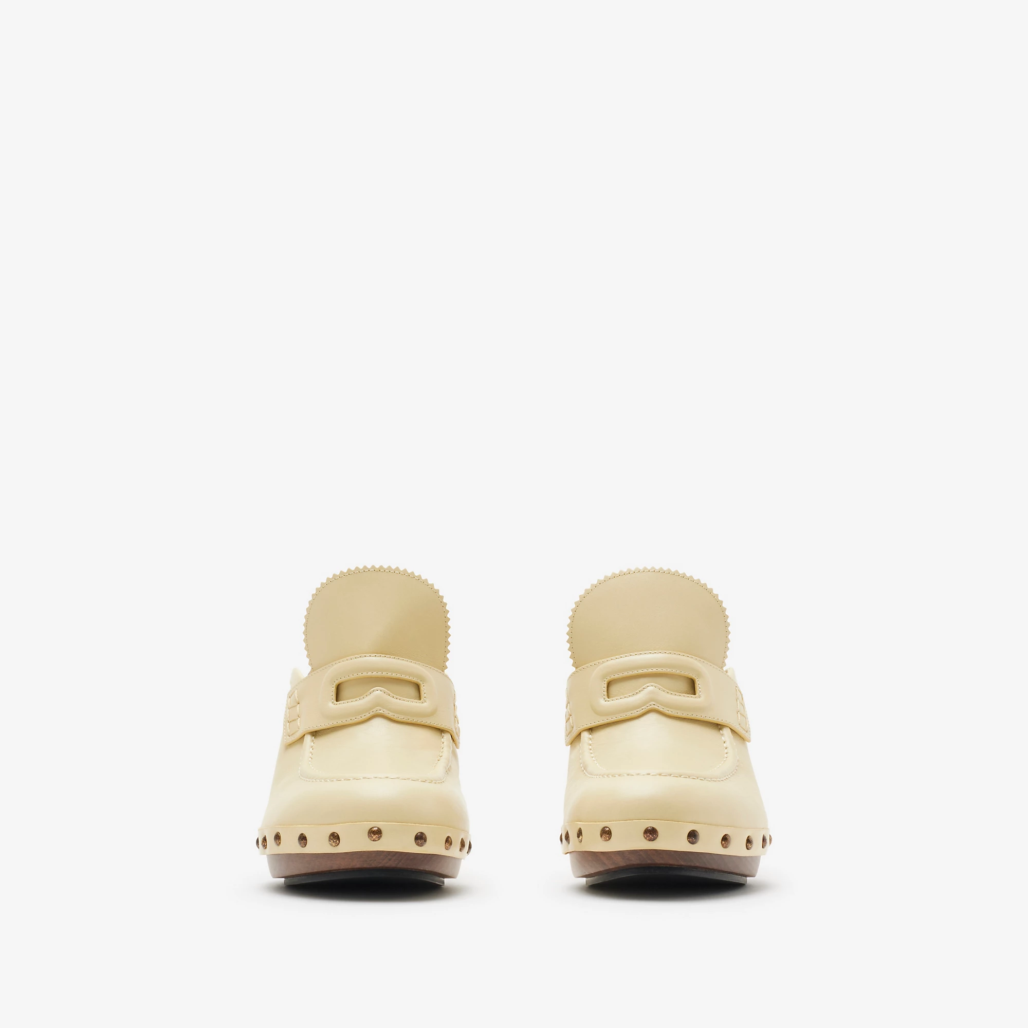 8662-leather-potter-clogs-1.webp