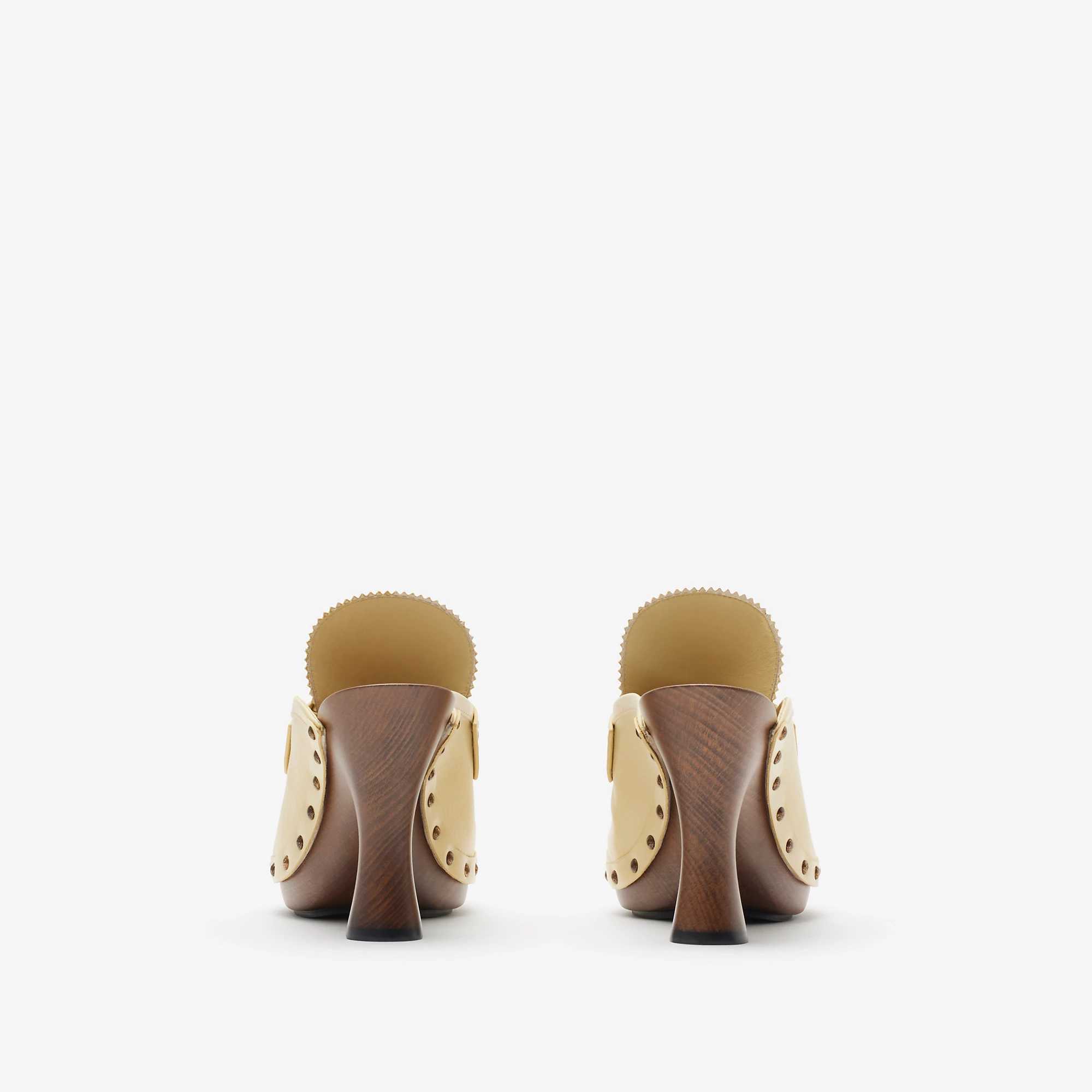 8662-leather-potter-clogs-1.webp
