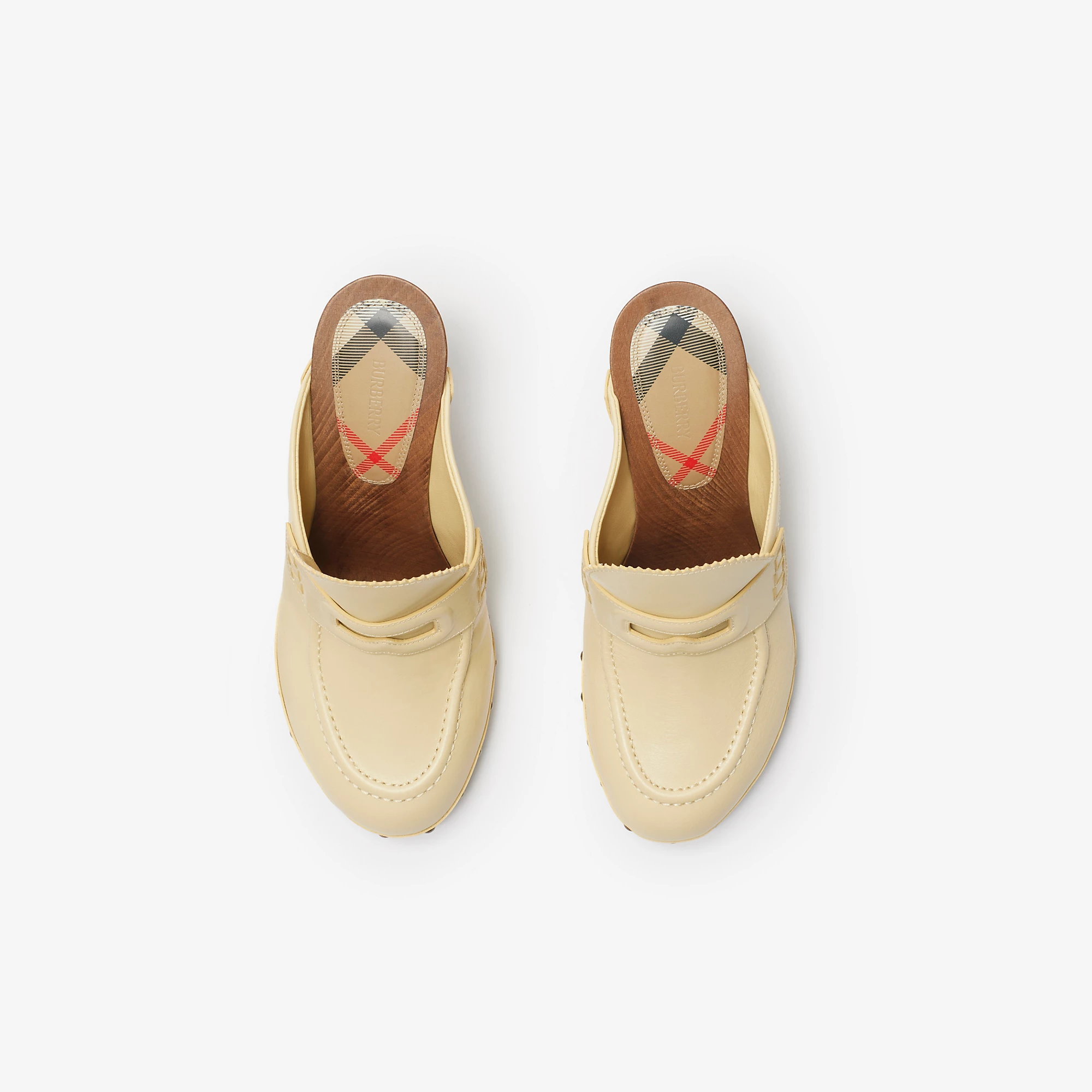 8662-leather-potter-clogs-1.webp